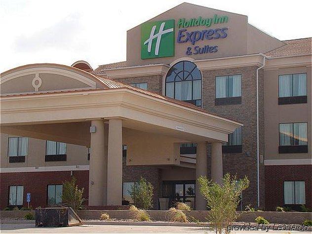 Holiday Inn Express & Suites Brownfield Bagian luar foto