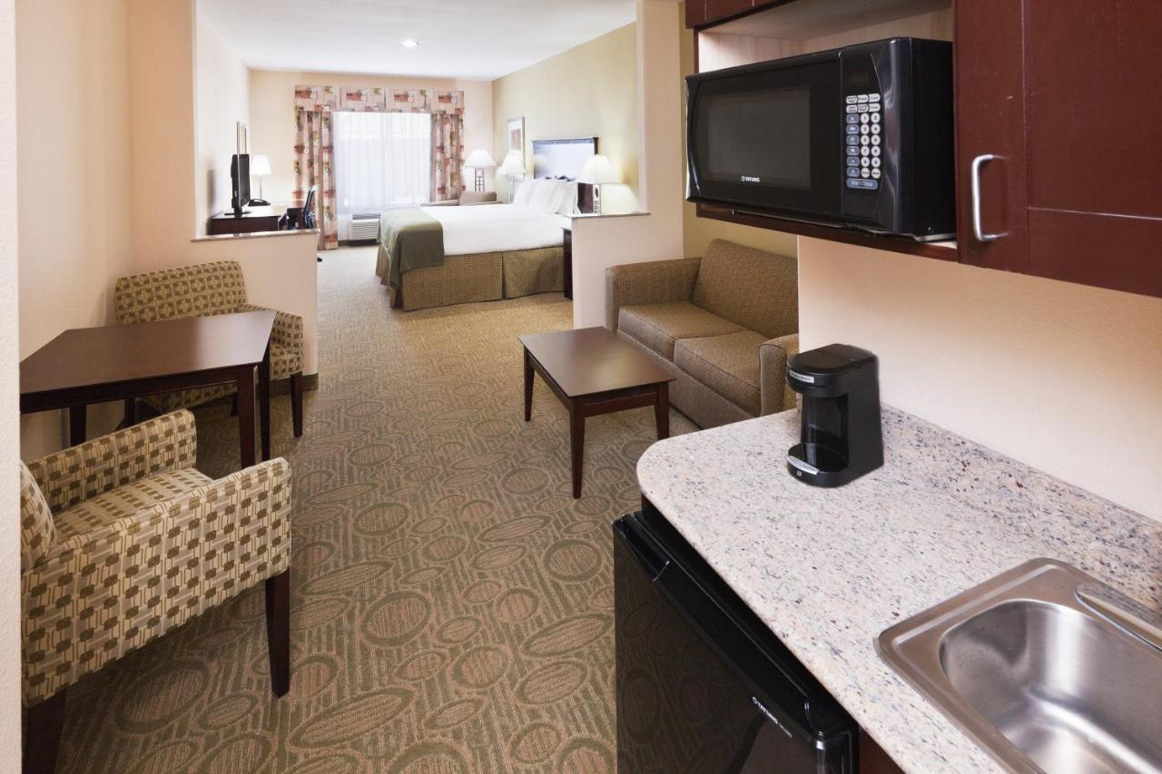 Holiday Inn Express & Suites Brownfield Bagian luar foto